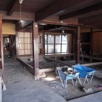 築１２０年の古民家の耐震改修工事です。広々した空間は独特です。