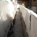 外部埋め戻し完了 排水管も勾配調整しました。 後に、犬走りコンクリートを打設します。